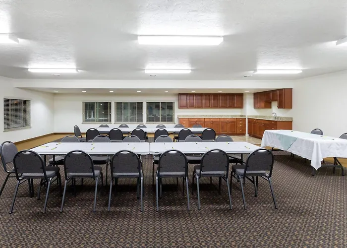 Super 8 By Wyndham Montpelier