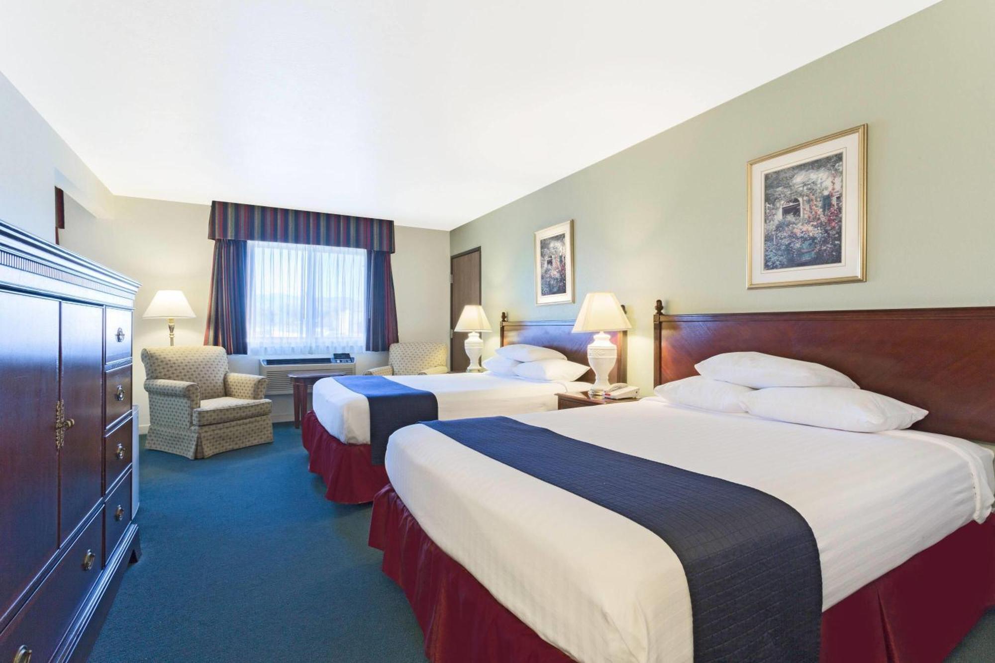 Hotel Super 8 By Wyndham 4*