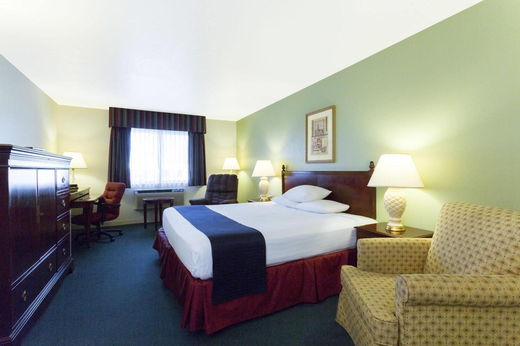 Super 8 By Wyndham 4*